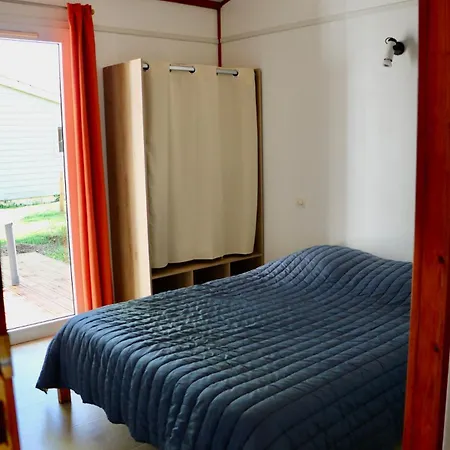 شاليه Au Petit Bonheur Piscine & Domaine Calme