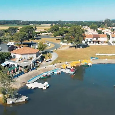 Au Petit Bonheur Piscine & Domaine Calme Rivières