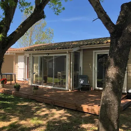 Alpehytte Au Petit Bonheur Piscine & Domaine Calme